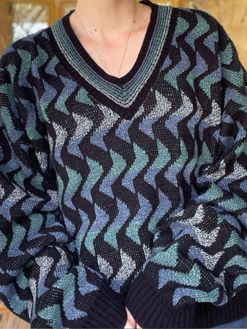 Vintage Protege by Tag Retro V-Neck Sweater Black Gray Aqua Blue Wavy Geometric